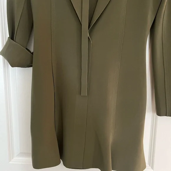 Norma Kamali
Belted Long-Sleeve Minidress NWOT COLOR MILITARY
Size small - Picture 5 of 7